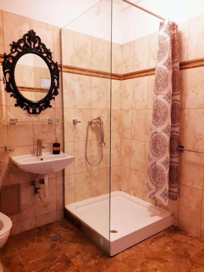 Hotel Queen Bukurešť Exteriér fotografie